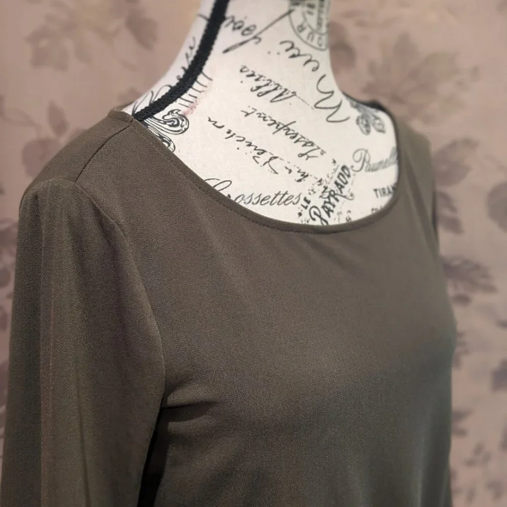 Banana Republic Olive Green Side Tie Blouse, Size S, Excellent Used Condition!